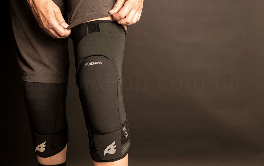 Защита коленей Bluegrass 3STRAPS Knee - XS