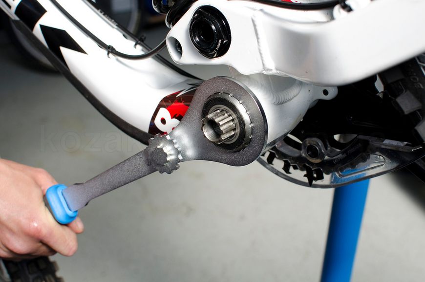 Ключ накидний кареточний фіксуючий 16 notch Unior Tools Bottom bracket wrench Red