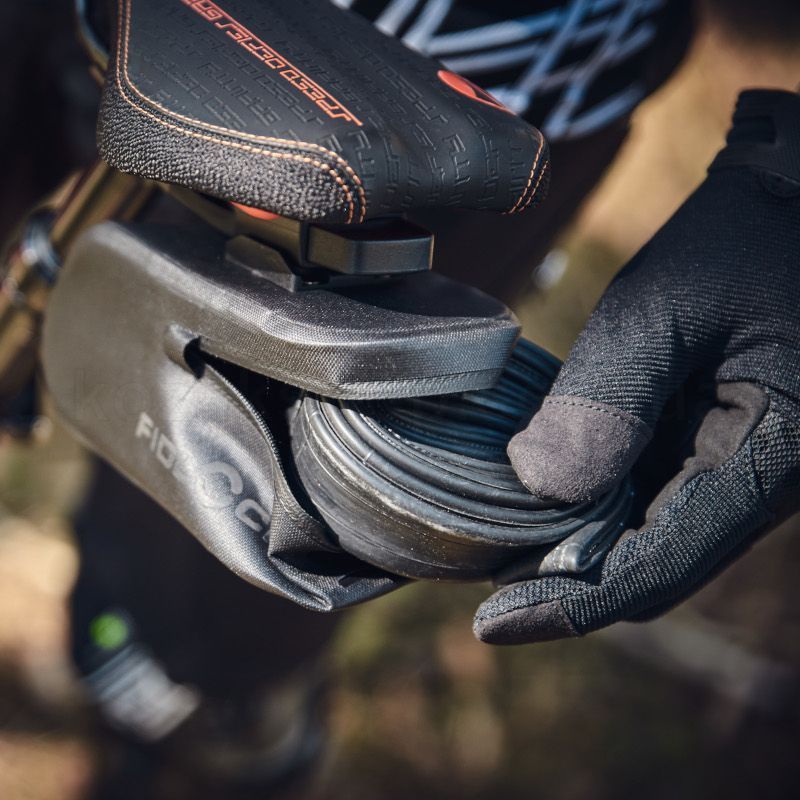 Подседельная сумка FIDLOCK PUSH saddle bag 600 [black]