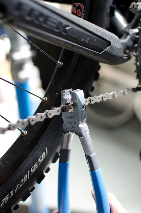 Плоскогубці для вичавлювання ланцюга 240 Unior Tools Chain rivet pliers