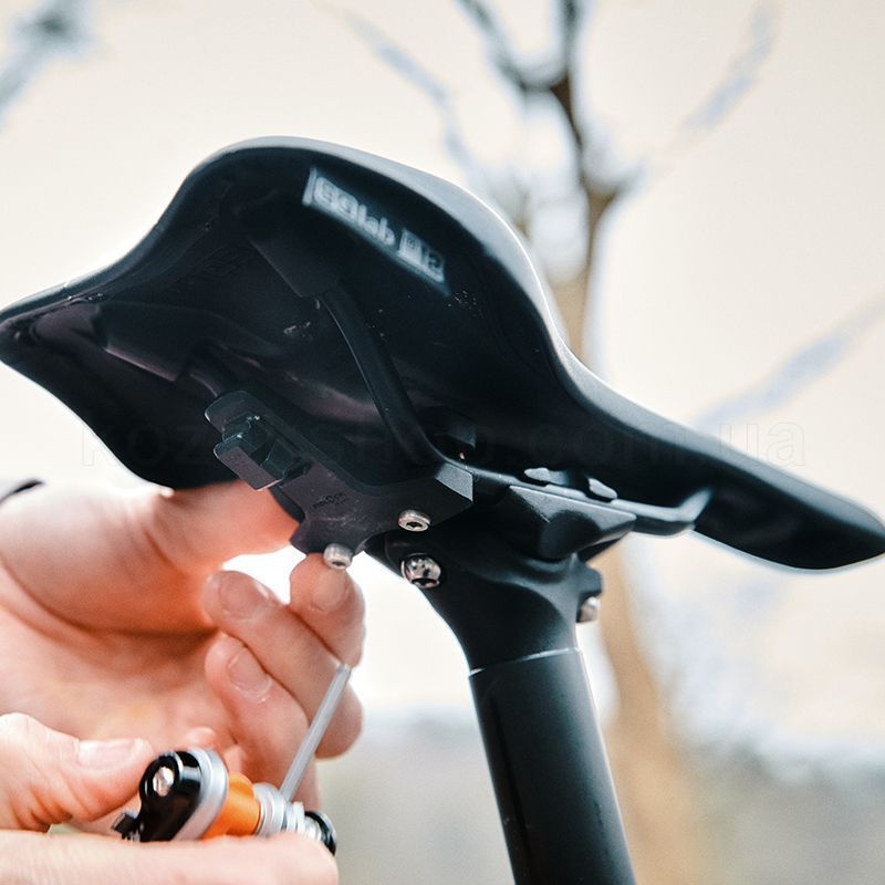 Крепление подседельной сумки FIDLOCK PINCLIP saddle base