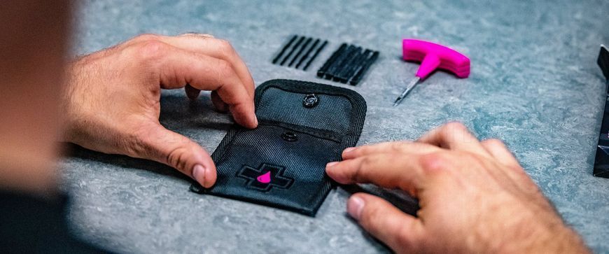 Ремкомплект для бескамерки Muc-Off Puncture Plug Repair Kit