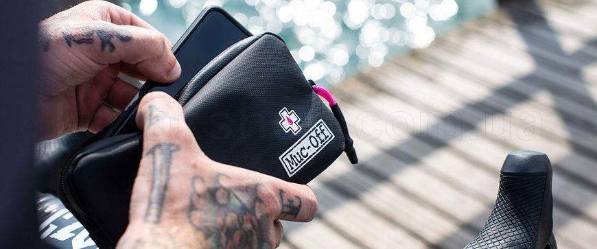 Кошелек водозащитный Muc-Off Rainproof Essentials Case [Black]
