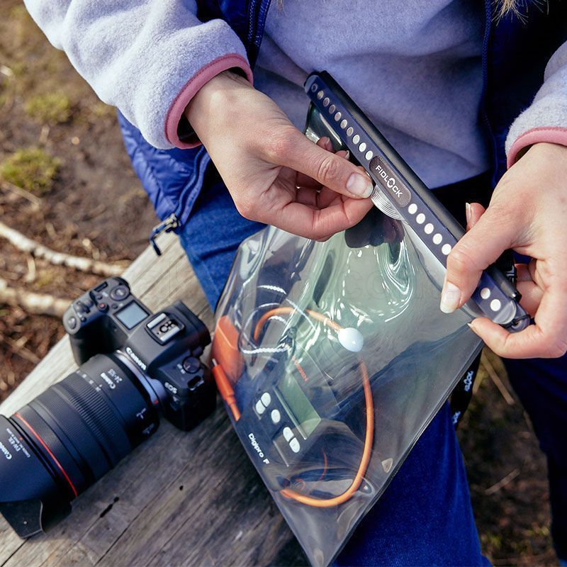 Гермочехол для смартфона FIDLOCK dry bag mega (XL - 224x277 мм) [transparent black]